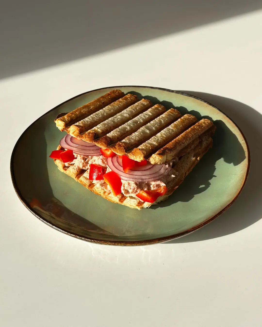 Сендвич с тунцом Будва